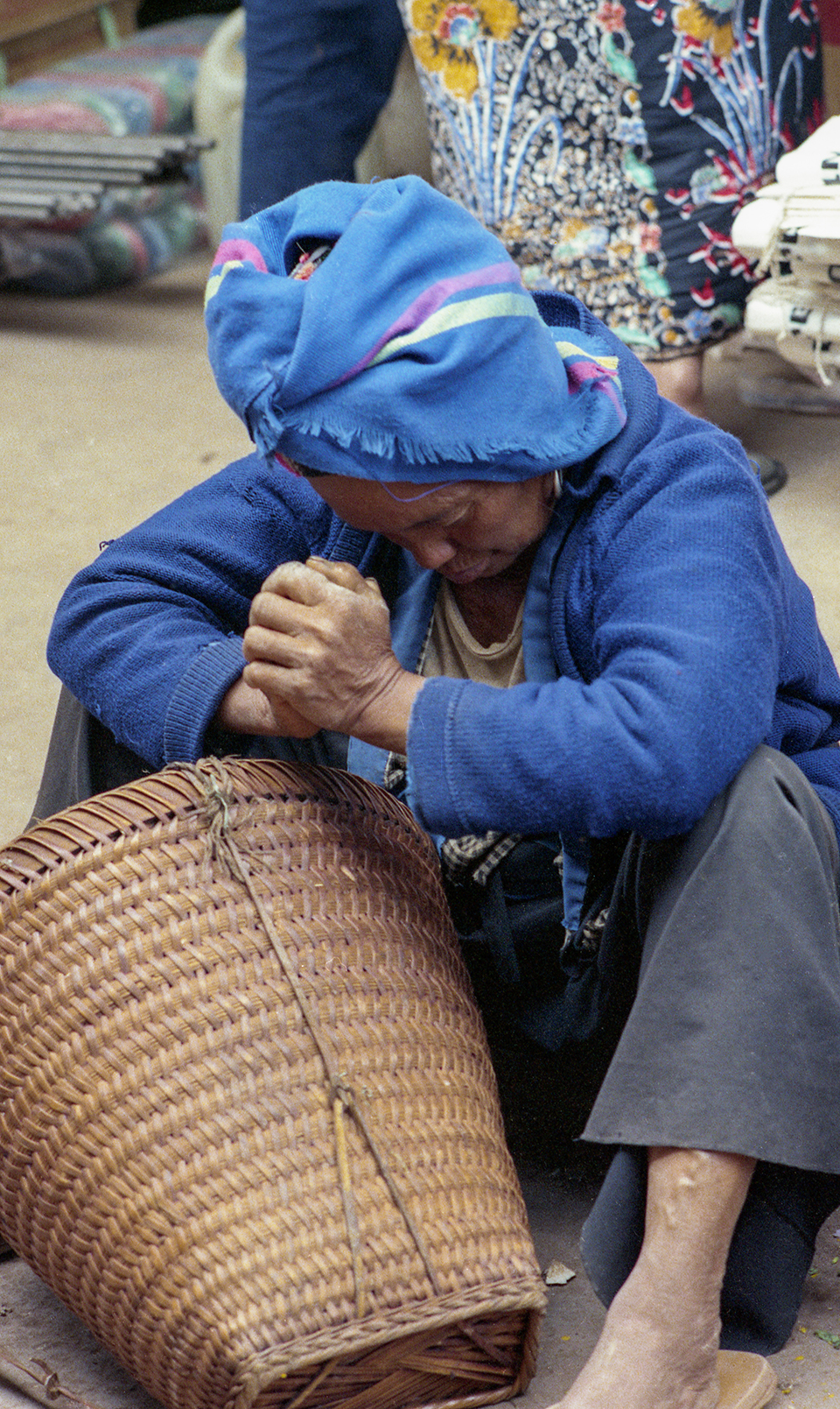 Weary, Laos