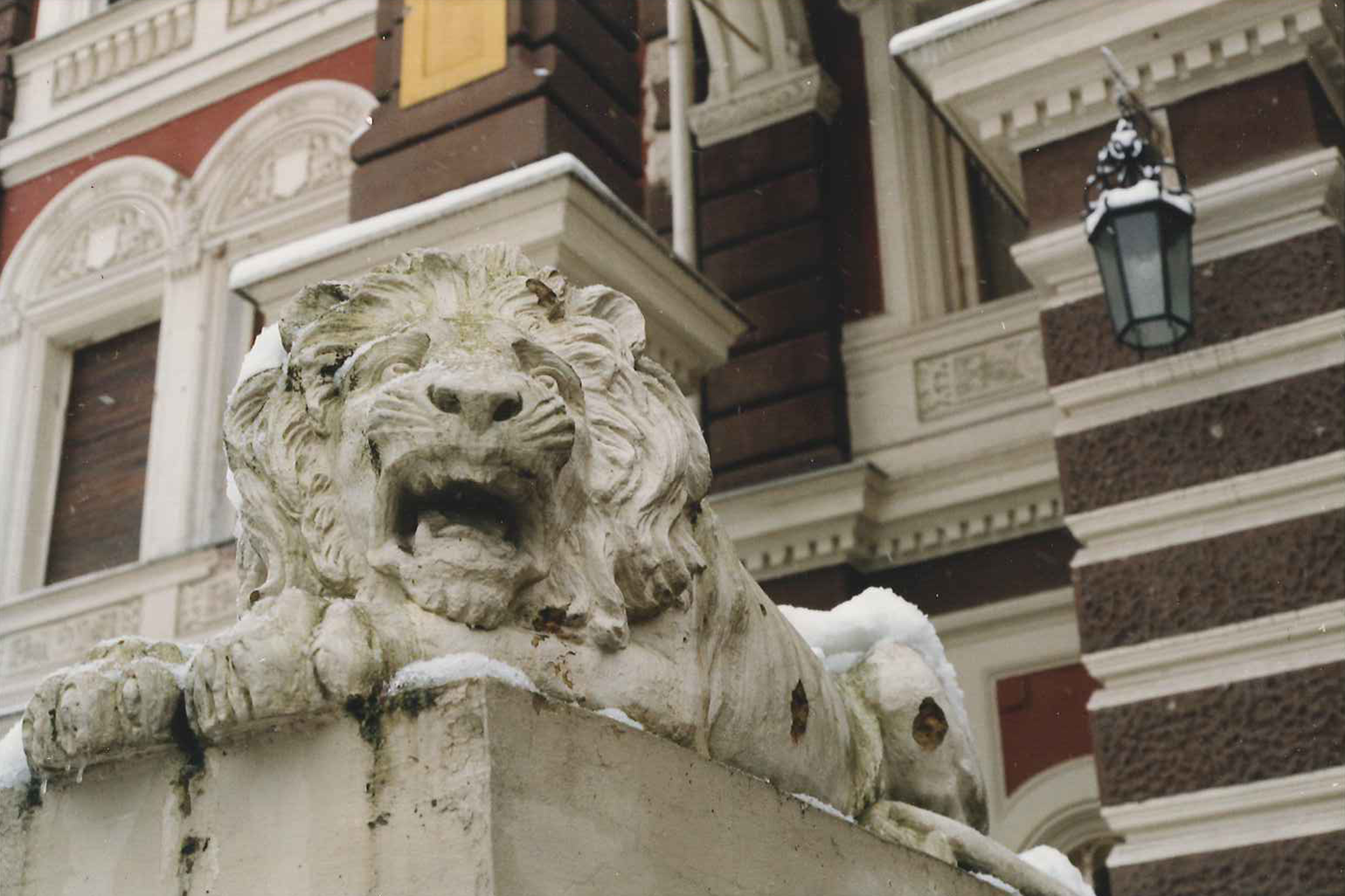 Damaged lion statue, Sarajevo, 1995